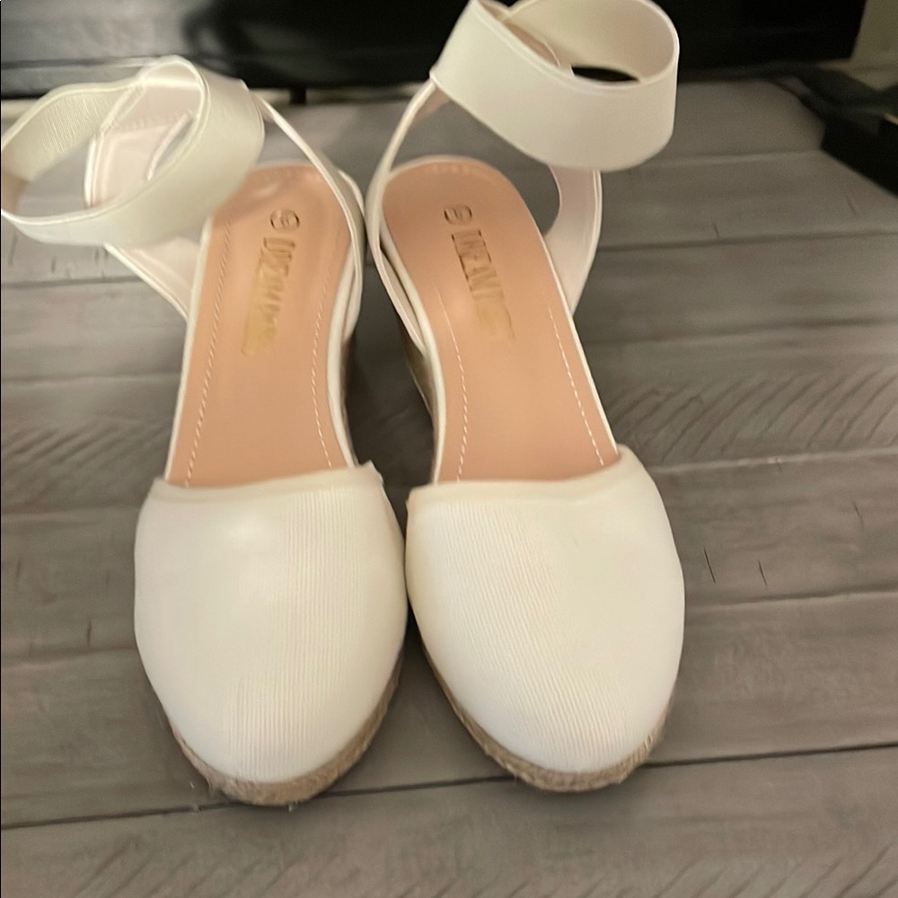 Brand New Dream Pairs White Espadrille Sandals